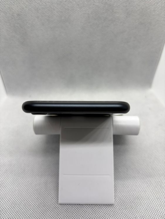 ���Хåƥ꡼86% SIM�ե꡼ iPhoneSE ��3���� 64GB �ߥåɥʥ���