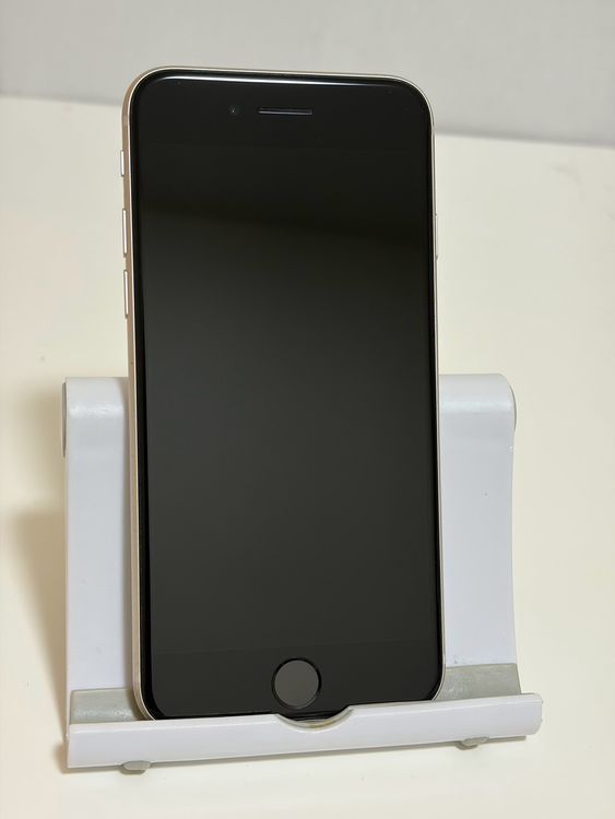 ���Хåƥ꡼81% SIM�ե꡼ iPhoneSE ��3���� 64GB �������饤��