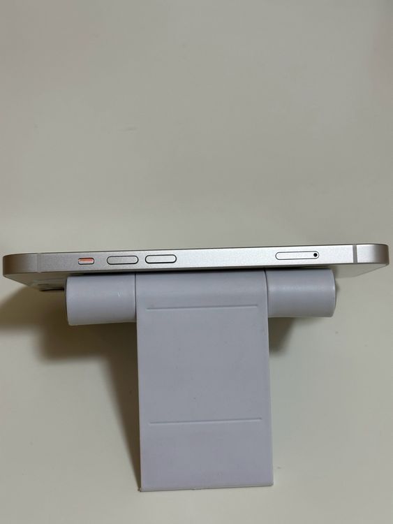 ���Хåƥ꡼100% SIM�ե꡼ iPhone13 128GB �������饤��