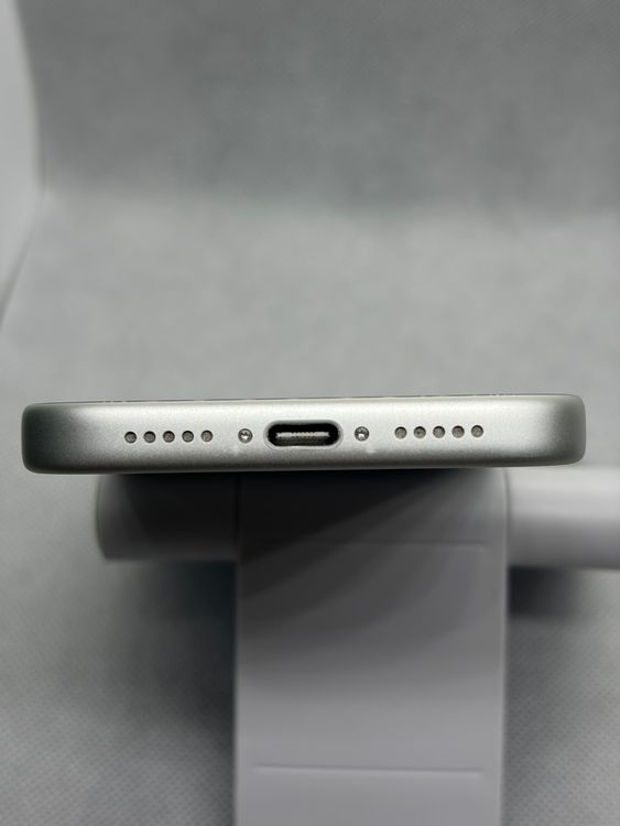 ���Хåƥ꡼100% Ķ���� SIM�ե꡼ iPhone17Pro 256GB ����С�