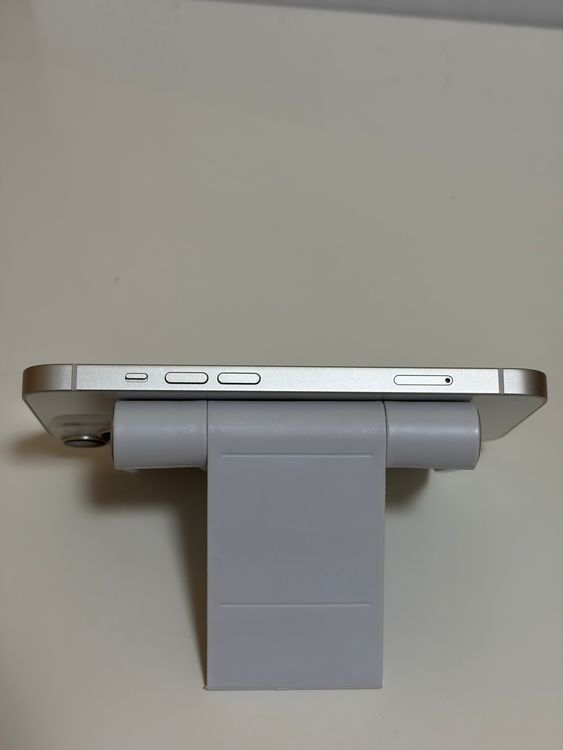 ���Хåƥ꡼85% SIM�ե꡼ iPhone14 128GB �������饤��