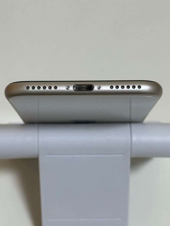 ������Ʊ�� �Хåƥ꡼87% SIM�ե꡼ iPhoneSE ��3���� 64GB �������饤��