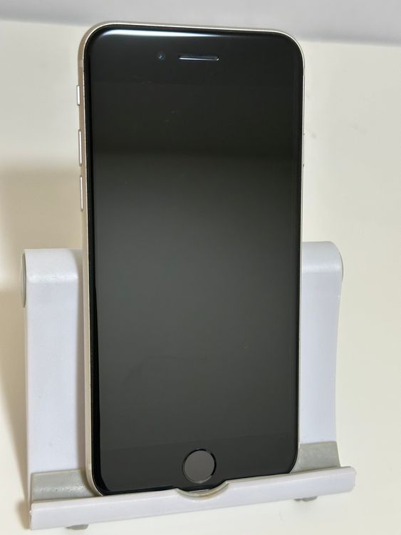 ���Хåƥ꡼98% SIM�ե꡼ iPhoneSE ��3���� 64GB �������饤��