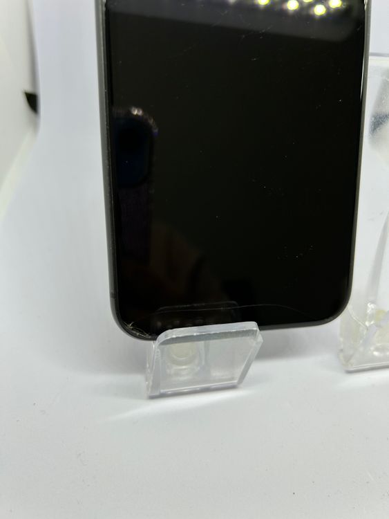 ��SIM�ե꡼ iPhone11  64GB �֥�å� �Хåƥ꡼74%