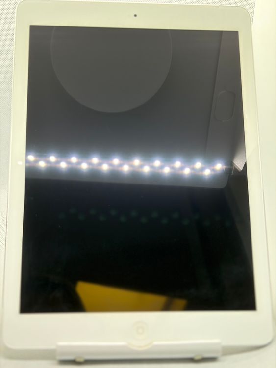 ������Ʊ�� iPad Air 16GB docomo ����С�