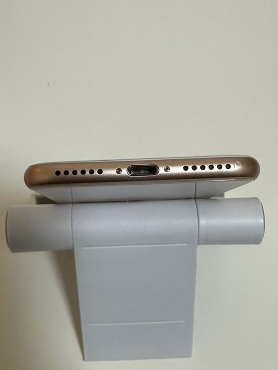 ��SIM�ե꡼ iPhone8 64GB �������