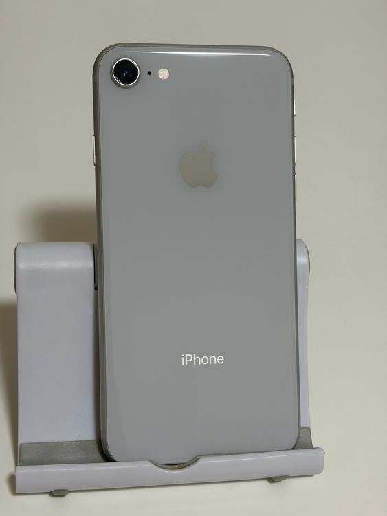 ��SIM�ե꡼ iPhone8 64GB ����С�