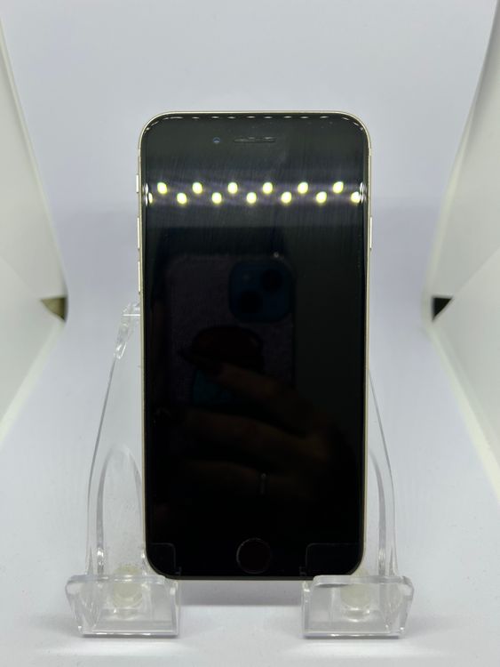��SIM�ե꡼ iPhoneSE��3����  64GB �������饤��