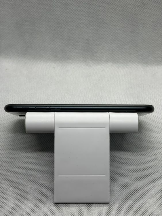 ���Хåƥ꡼93% SIM�ե꡼ iPhoneSE ��3���� 128GB �ߥåɥʥ���
