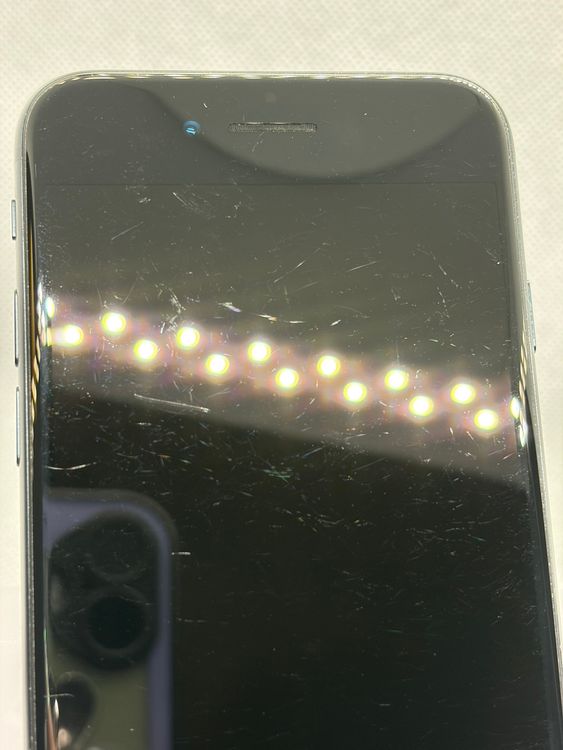 ���Хåƥ꡼95% SIM�ե꡼ iPhoneSE ��3���� 128GB �ߥåɥʥ���