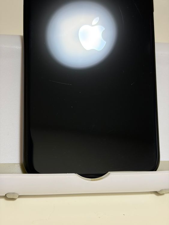 ��SIM�ե꡼ iPhoneSE ��3���� 128GB �ߥåɥʥ���