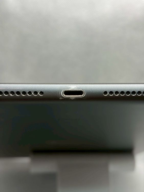 ��iPad ��7���� 32GB ���졼 �Хåƥ꡼83%