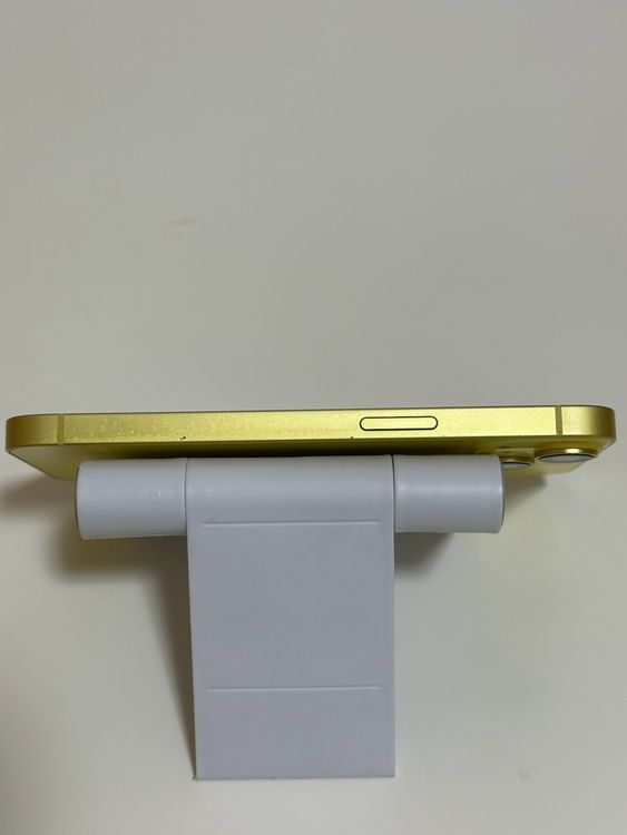 ���Хåƥ꡼84% SIM�ե꡼ iPhone14 128GB ��������