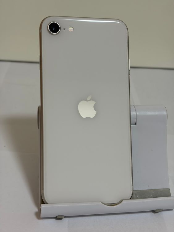 ���Хåƥ꡼91% SIM�ե꡼ iPhoneSE ��3���� 64GB �������饤��