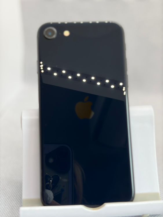 ���Хåƥ꡼90% SIM�ե꡼ iPhoneSE ��3���� 64GB �ߥåɥʥ���