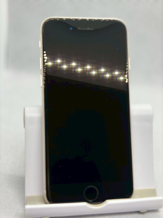 ���Хåƥ꡼86% ���� SIM�ե꡼ iPhoneSE ��3���� 64GB �������饤��