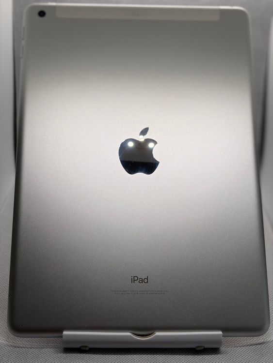 ��SIM�ե꡼ iPad ��6���� 32GB ����С�