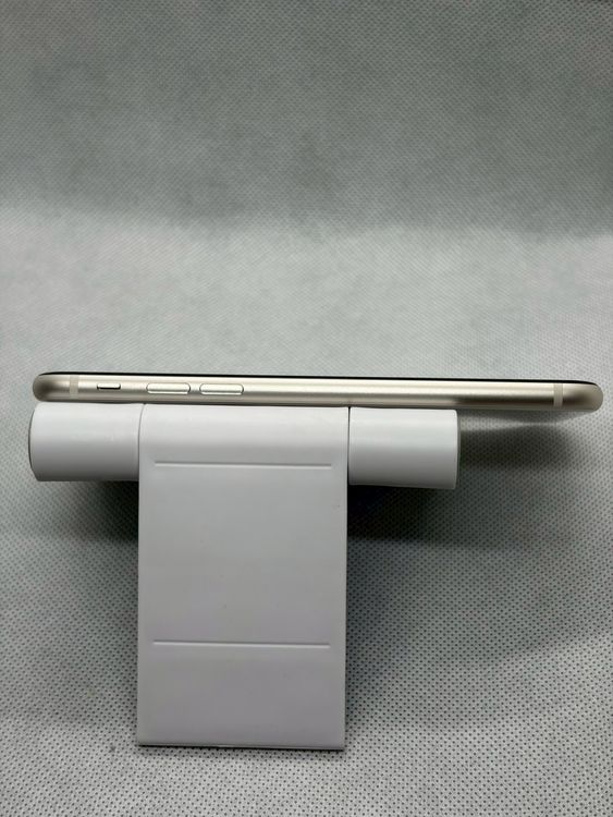 ��SIM�ե꡼ iPhoneSE ��3���� 256GB �������饤�� �Хåƥ꡼81%
