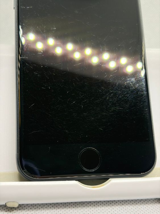 ���Хåƥ꡼95% SIM�ե꡼ iPhoneSE ��3���� 128GB �ߥåɥʥ���