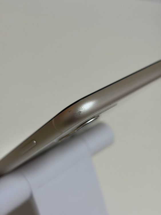 ���Хåƥ꡼81% SIM�ե꡼ iPhone11 128GB �ۥ磻��