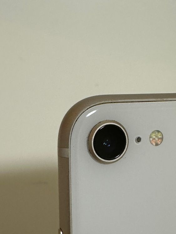 ���Хåƥ꡼86% SIM�ե꡼ iPhoneSE ��3���� 64GB �������饤��