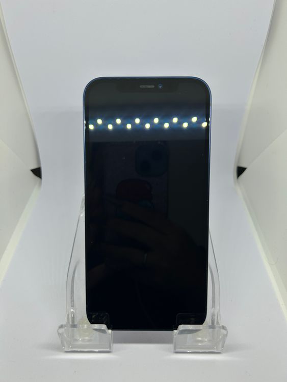 ��SIM�ե꡼ iPhone12  64GB �֥롼 �Хåƥ꡼79%