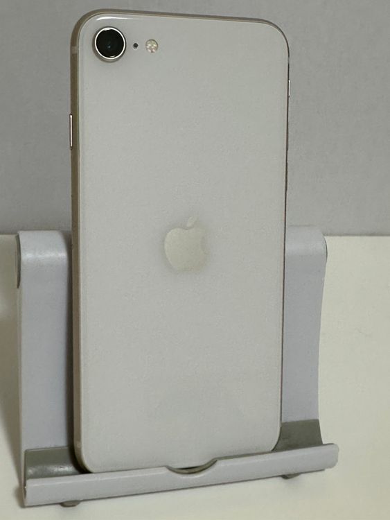 ���Хåƥ꡼89% SIM�ե꡼ iPhoneSE ��3���� 64GB �������饤��