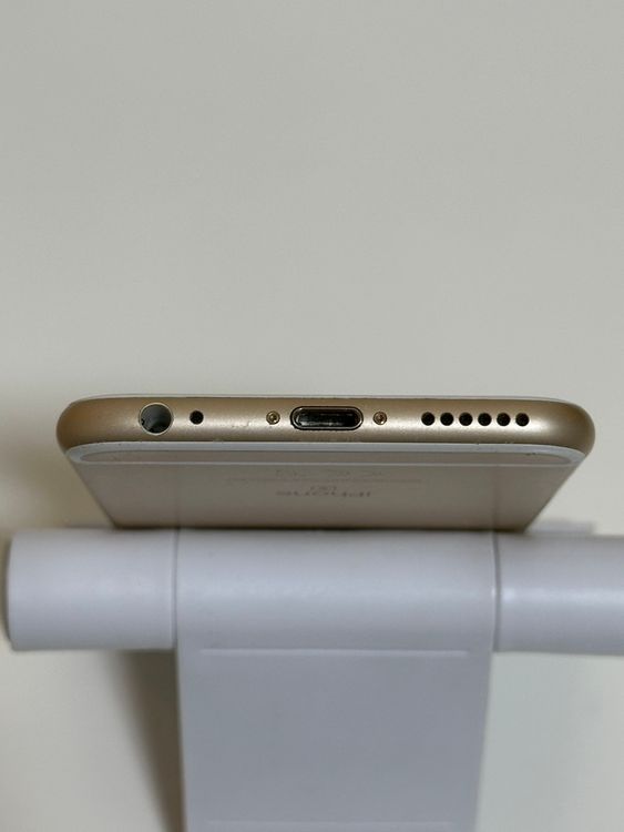 ��iPhone6s 32GB ������� docomo