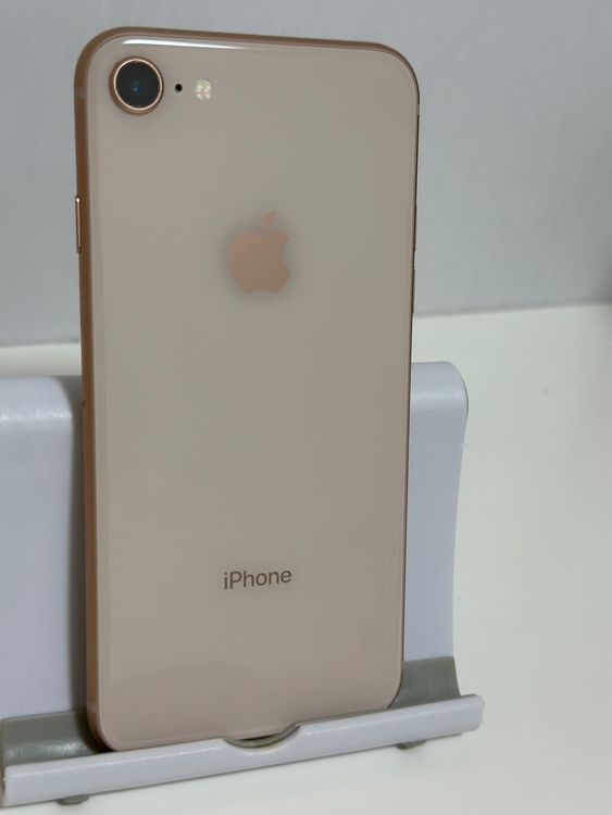 ��SIM�ե꡼ iPhone8 64GB �������