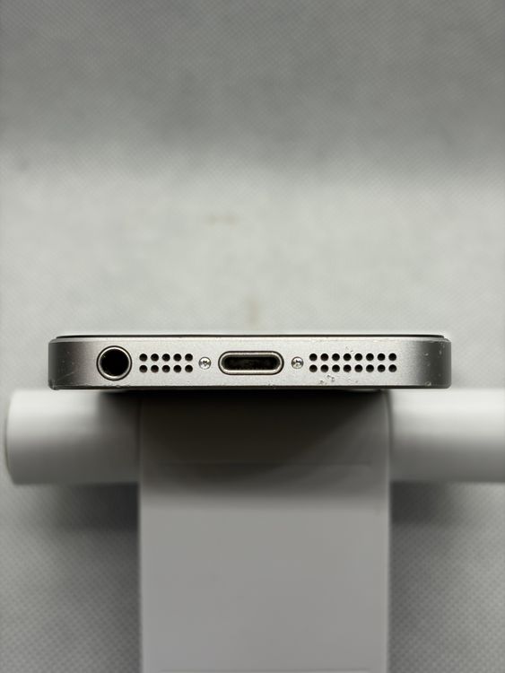 ���ϥԥͥ��ͥå� SIM�ե꡼ iPhoneSE 128GB ���ڡ������쥤��96%