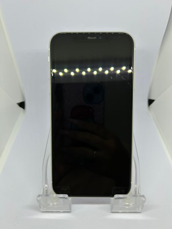 ��SIM�ե꡼ iPhone11  64GB �ۥ磻��