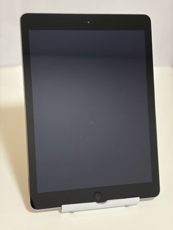 ��iPad Air ��1���� 16GB ���졼 Wi-Fi��ǥ�
