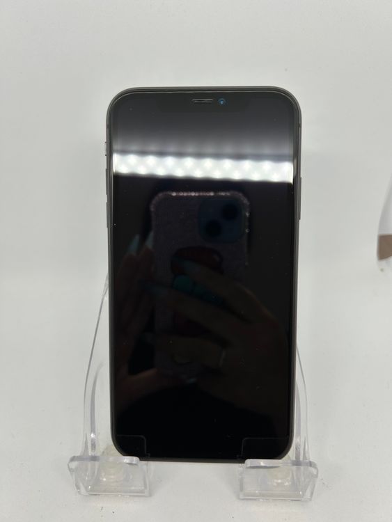 ��SIM�ե꡼ iPhone11  64GB �֥�å� �Хåƥ꡼74%