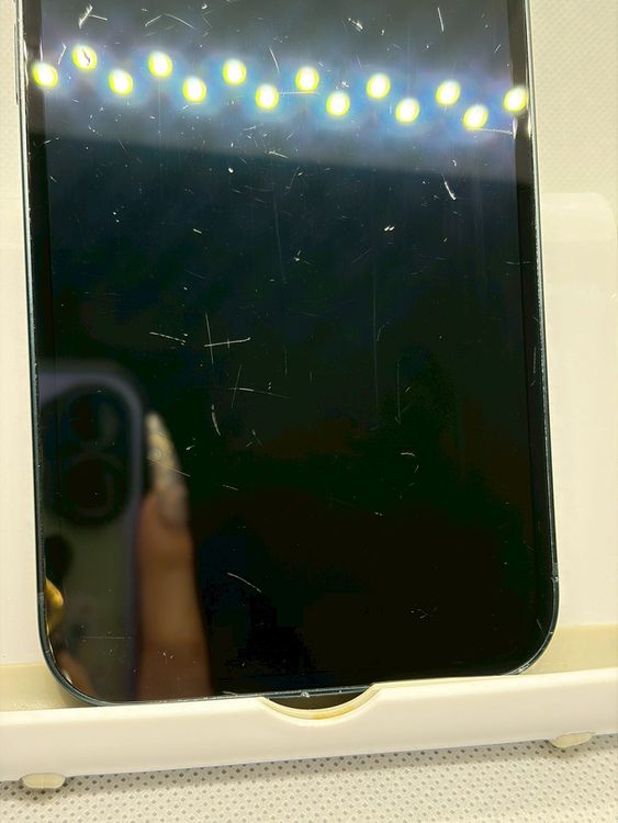 ���Хåƥ꡼81% SIM�ե꡼ iPhone14 128GB �ߥåɥʥ���