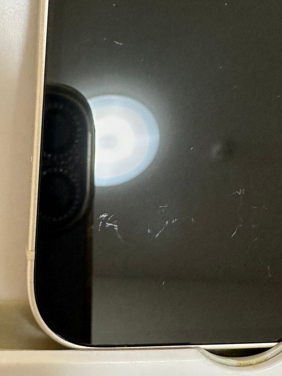 ���Хåƥ꡼84% SIM�ե꡼ iPhone14 128GB �������饤��