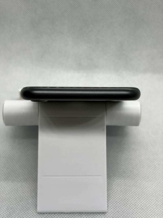 ���Хåƥ꡼84% SIM�ե꡼ iPhoneSE ��2���� 128GB �֥�å�