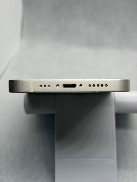 ���Хåƥ꡼81% SIM�ե꡼ iPhone13 128GB �������饤��