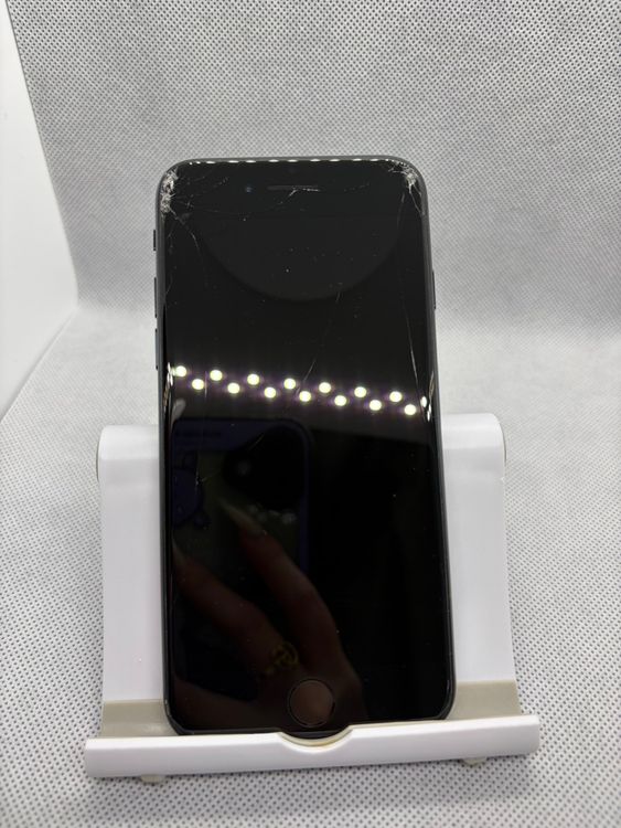 ���ϥԥͥ��ͥå� SIM�ե꡼ iPhoneSE ��3���� 64GB �ߥåɥʥ��� �Хåƥ꡼84%