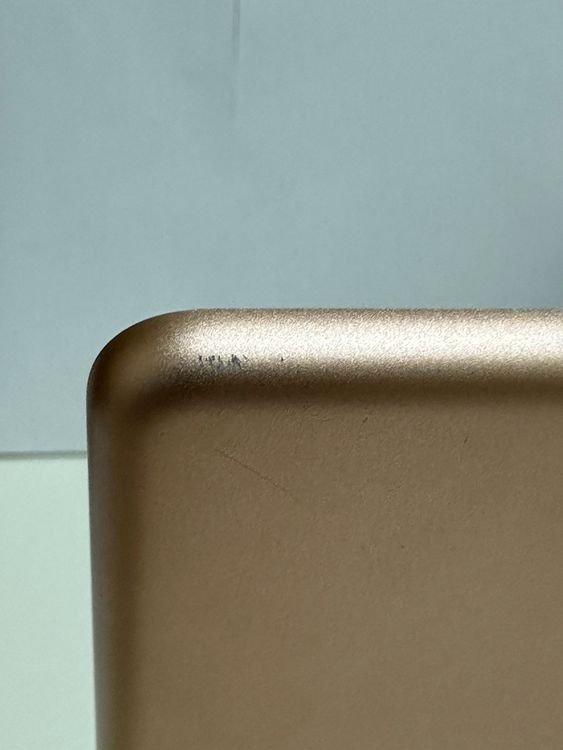 ���Хåƥ꡼82% SIM�ե꡼ iPad ��6���� 32GB �������