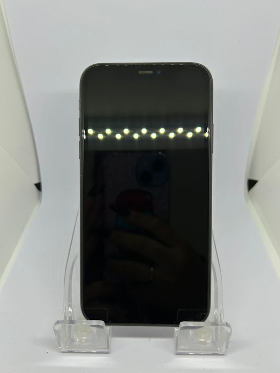 ��SIM�ե꡼ iPhone11  128GB �֥�å� �Хåƥ꡼73%