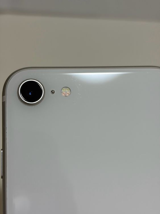 ��SIM�ե꡼ iPhoneSE ��2���� 64GB �ۥ磻��