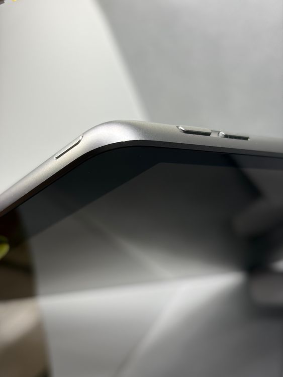 ������ iPad ��8���� 32GB ���졼 Wi-Fi��ǥ�