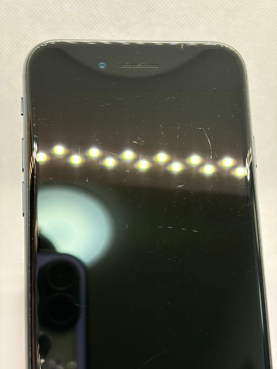 ���Хåƥ꡼91% SIM�ե꡼ iPhoneSE ��3���� 64GB �ߥåɥʥ���