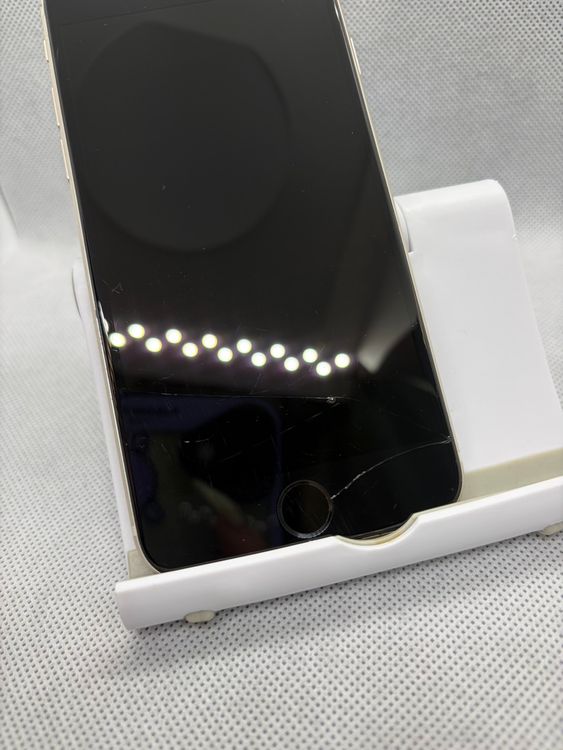 ���ϥԥͥ��ͥå� SIM�ե꡼ iPhoneSE ��3���� 64GB �������饤�� �Хåƥ꡼80%