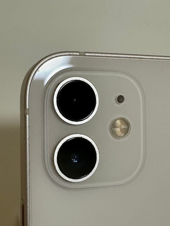 ���Хåƥ꡼82% SIM�ե꡼ iPhone12 128GB �ۥ磻��