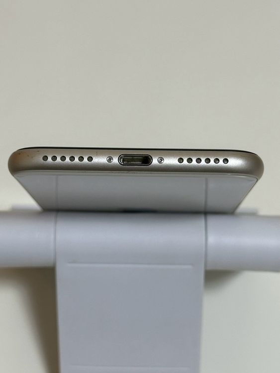 ������ �Хåƥ꡼83% SIM�ե꡼ iPhoneSE ��3���� 64GB �������饤��