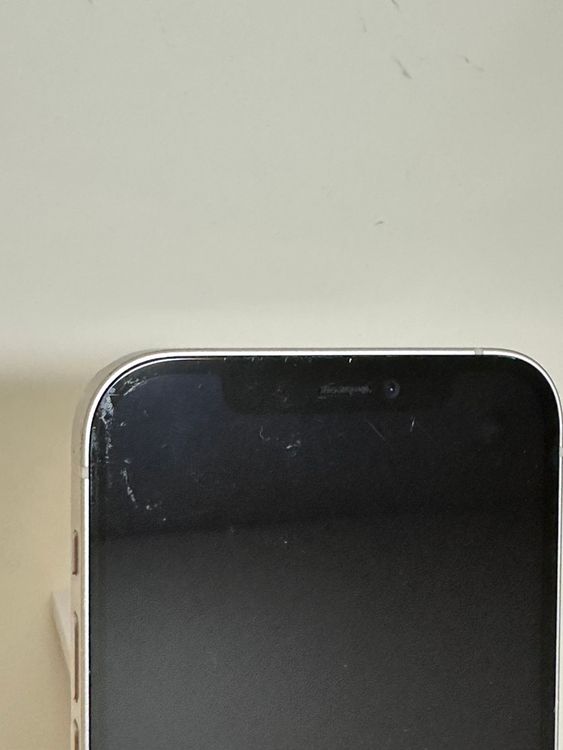 ���Хåƥ꡼84% SIM�ե꡼ iPhone12 64GB �ۥ磻��