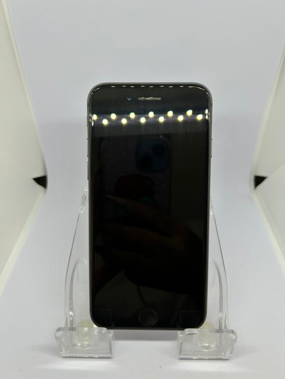 ���Хåƥ꡼87% SIM�ե꡼ iPhone8 64GB ���ڡ������쥤