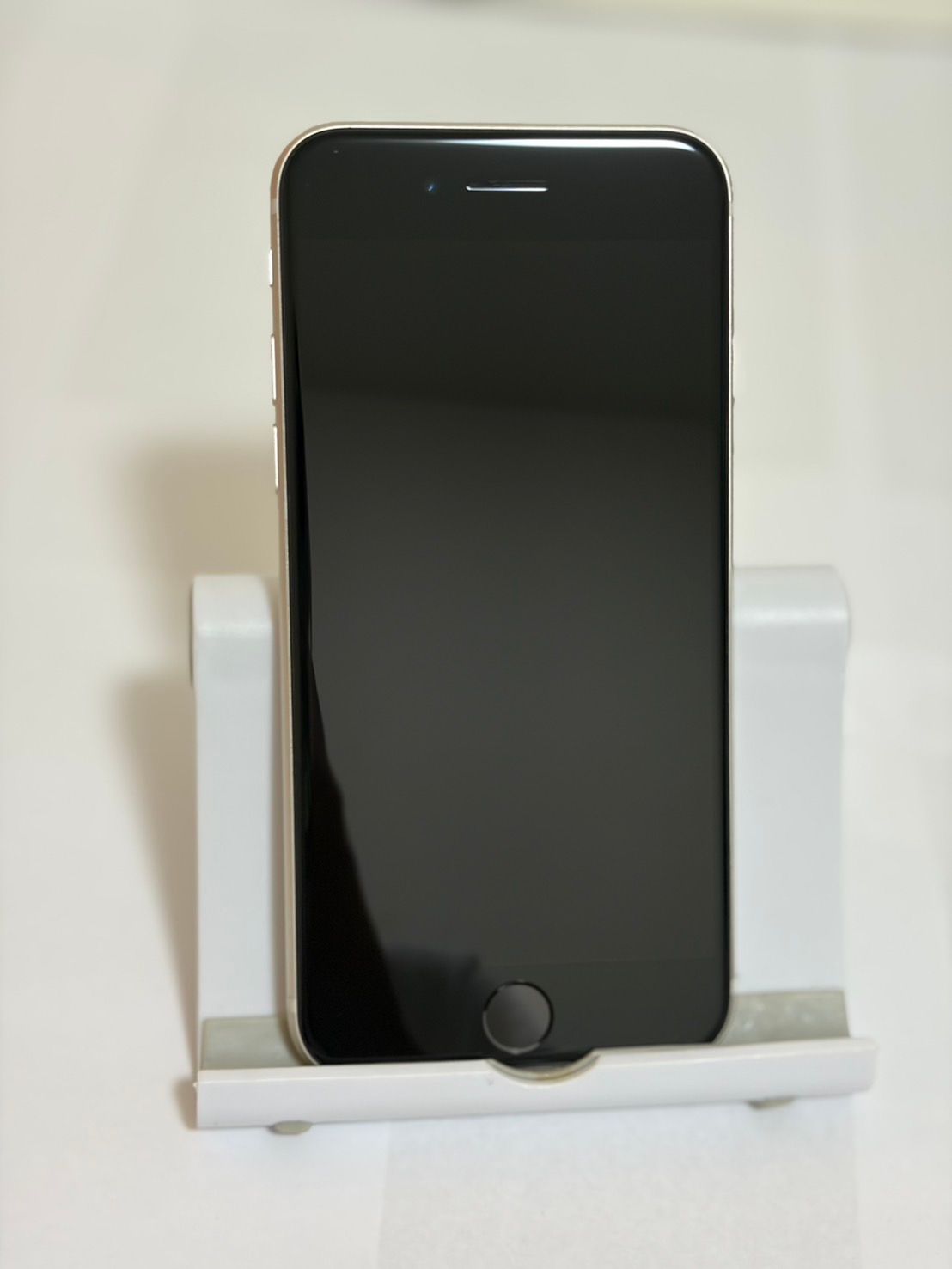 ムスビー｜○新品同様 バッテリー86% SIMフリー iPhoneSE 第3世代 64GB