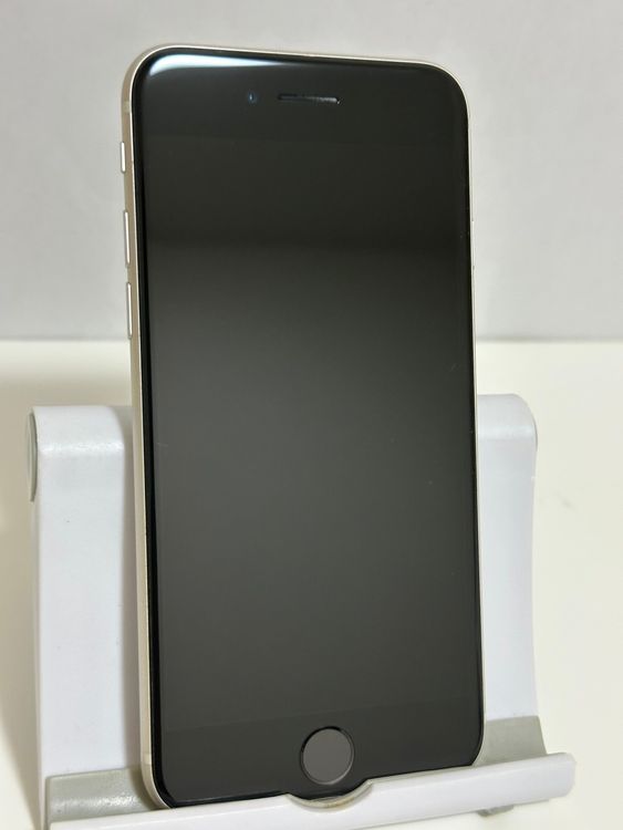 ���Хåƥ꡼81% SIM�ե꡼ iPhoneSE ��3���� 128GB �������饤��